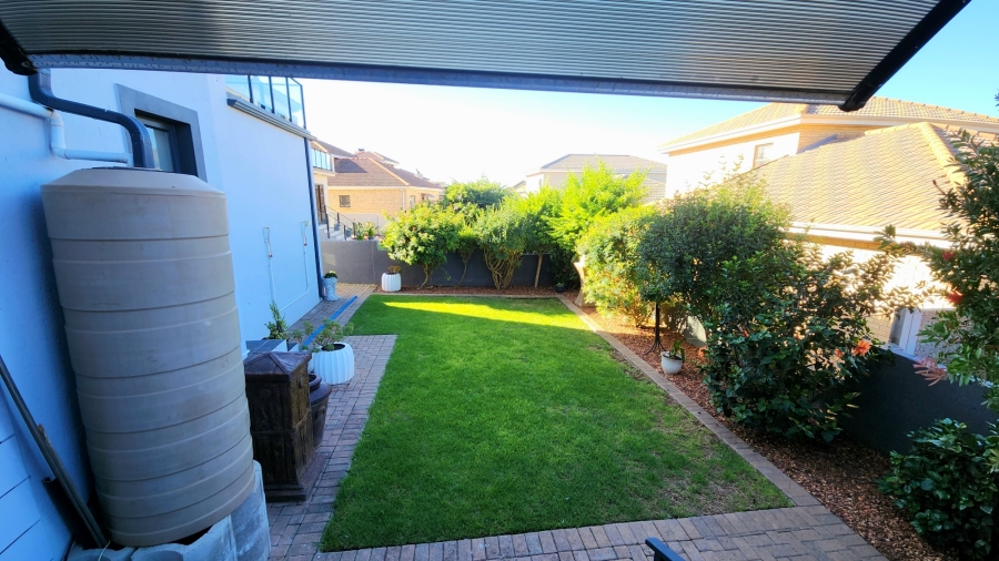 4 Bedroom Property for Sale in Hartenbos Heuwels Western Cape